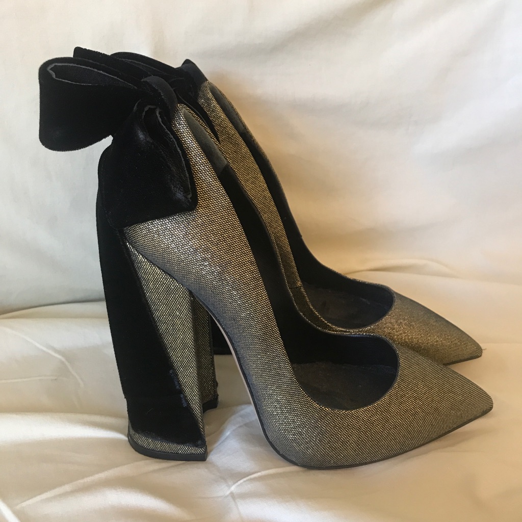 Aleksander Siradekian Gold Pumps With Bow.